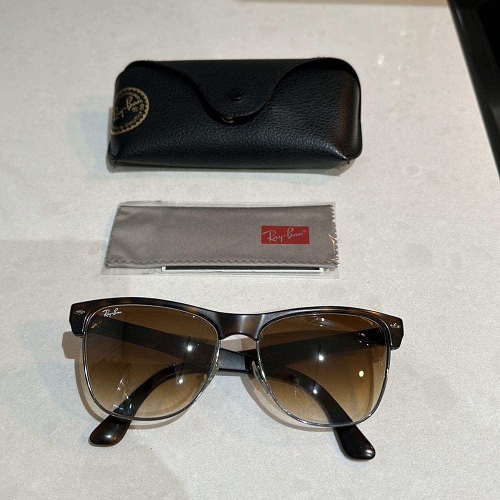 Rayban Clubmaster Oversized sunglasses